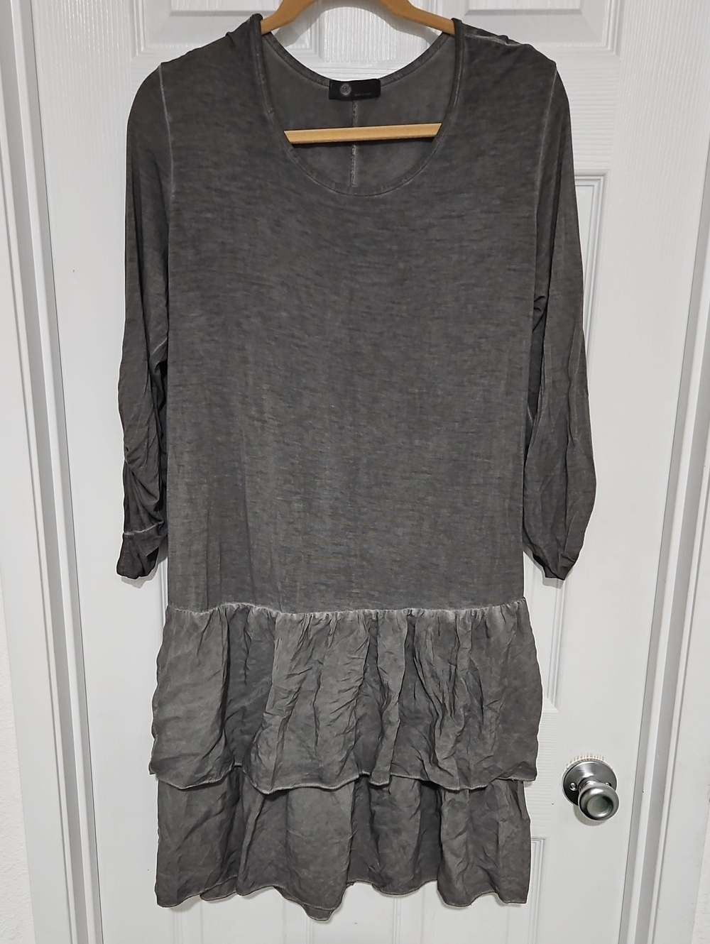 Women's Gray Ruffle Hem Dress - Casual Long Sleeve